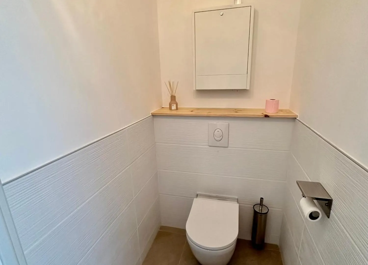 Maison Neuve, Cadre Apaisant,Jacuzzi Et Piscine Planioles Holiday home