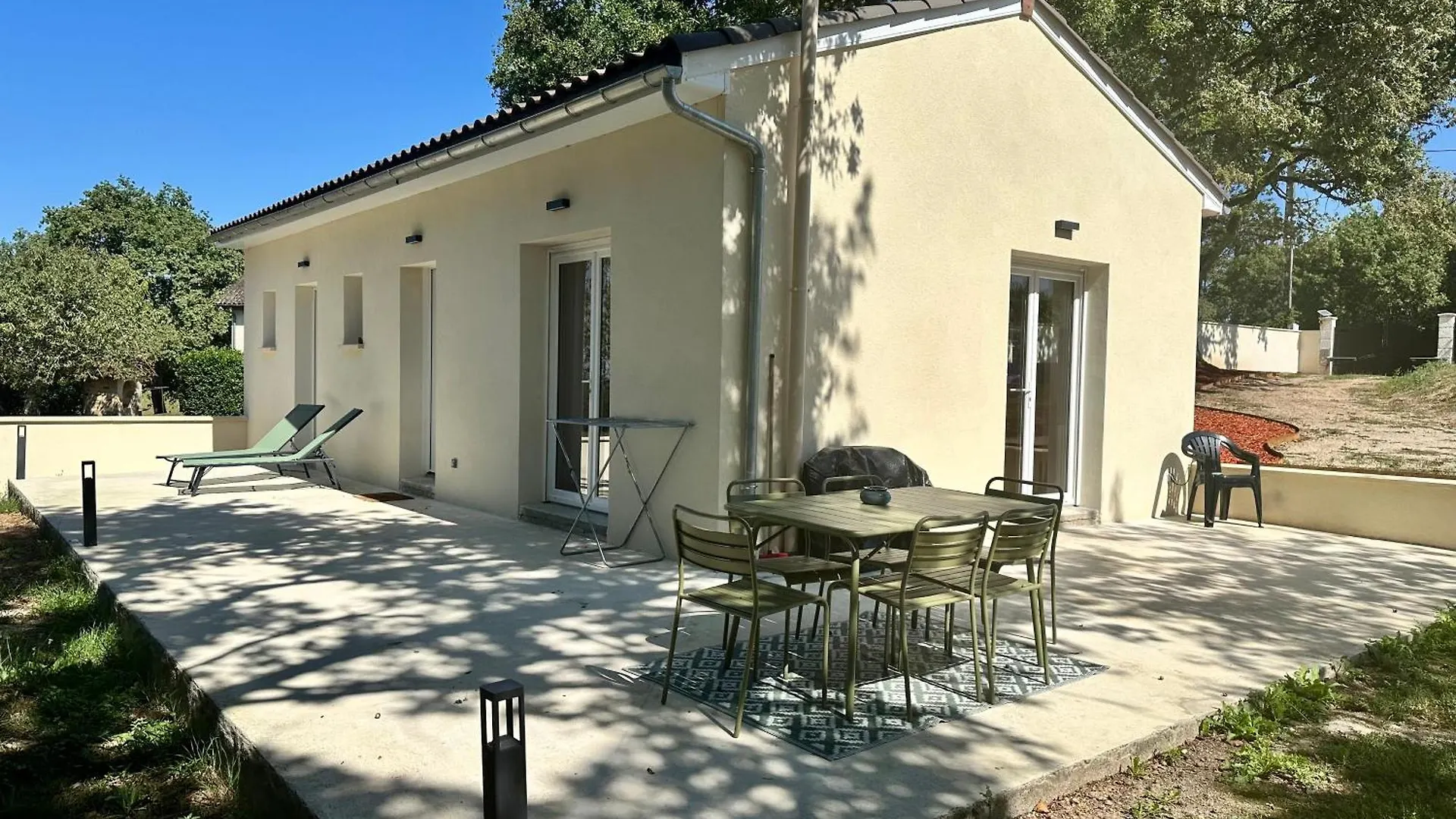 Maison Neuve, Cadre Apaisant,Jacuzzi Et Piscine Planioles