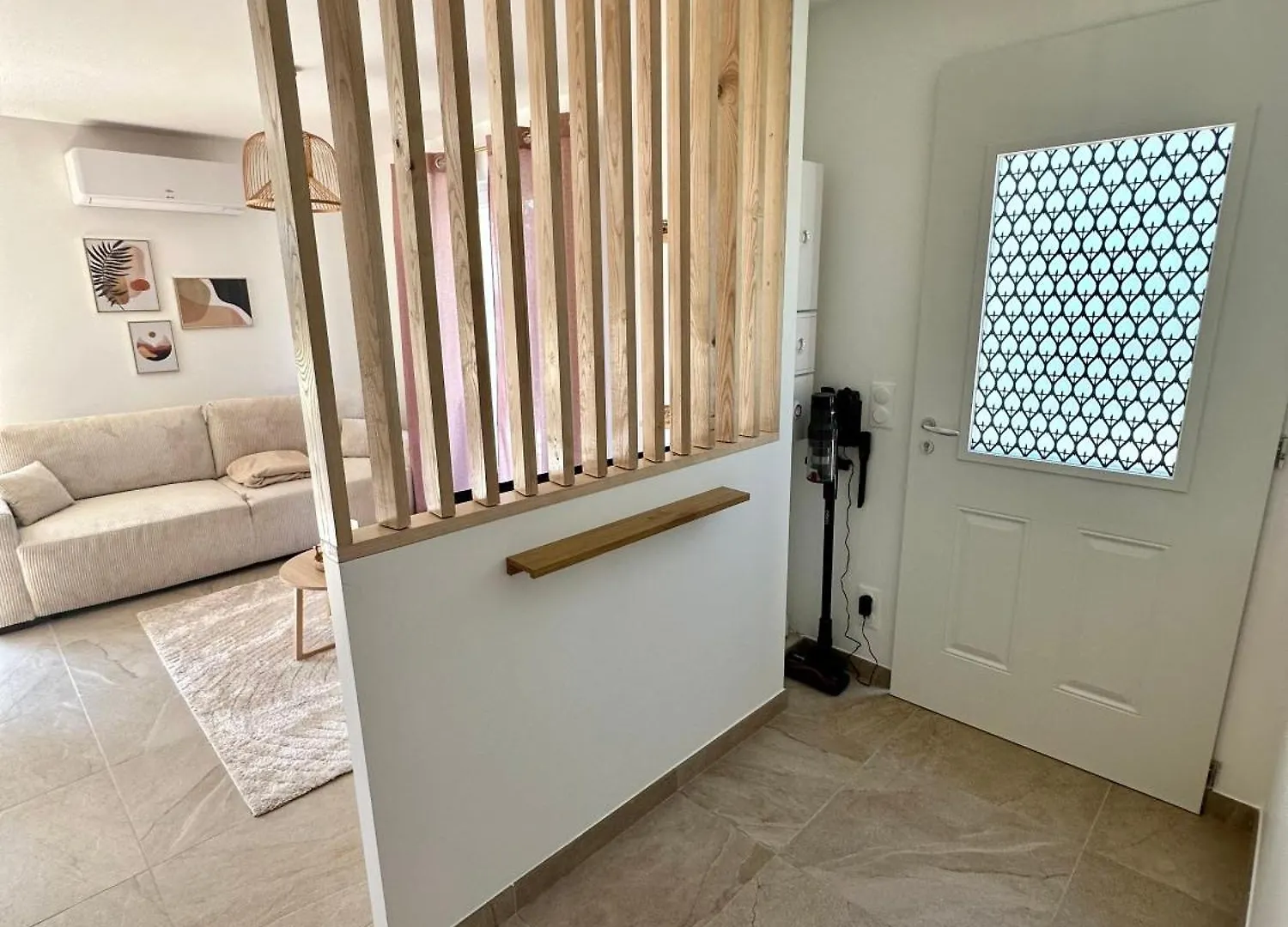 Maison Neuve, Cadre Apaisant,Jacuzzi Et Piscine Planioles Holiday home